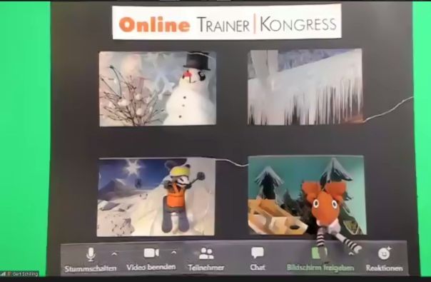 Zum Einlass kommt auch Handgebasteltes zum Einsatz Screenshot Intro-Setting