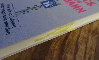 Buch mit Lesezeichen